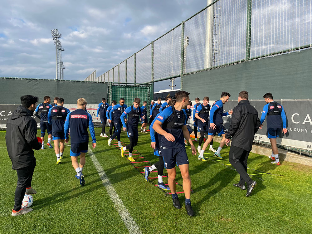 August 2021 : Teamarzt der ÖSV-Nachwuchsdamenteams in Ushuaia -Argentinien